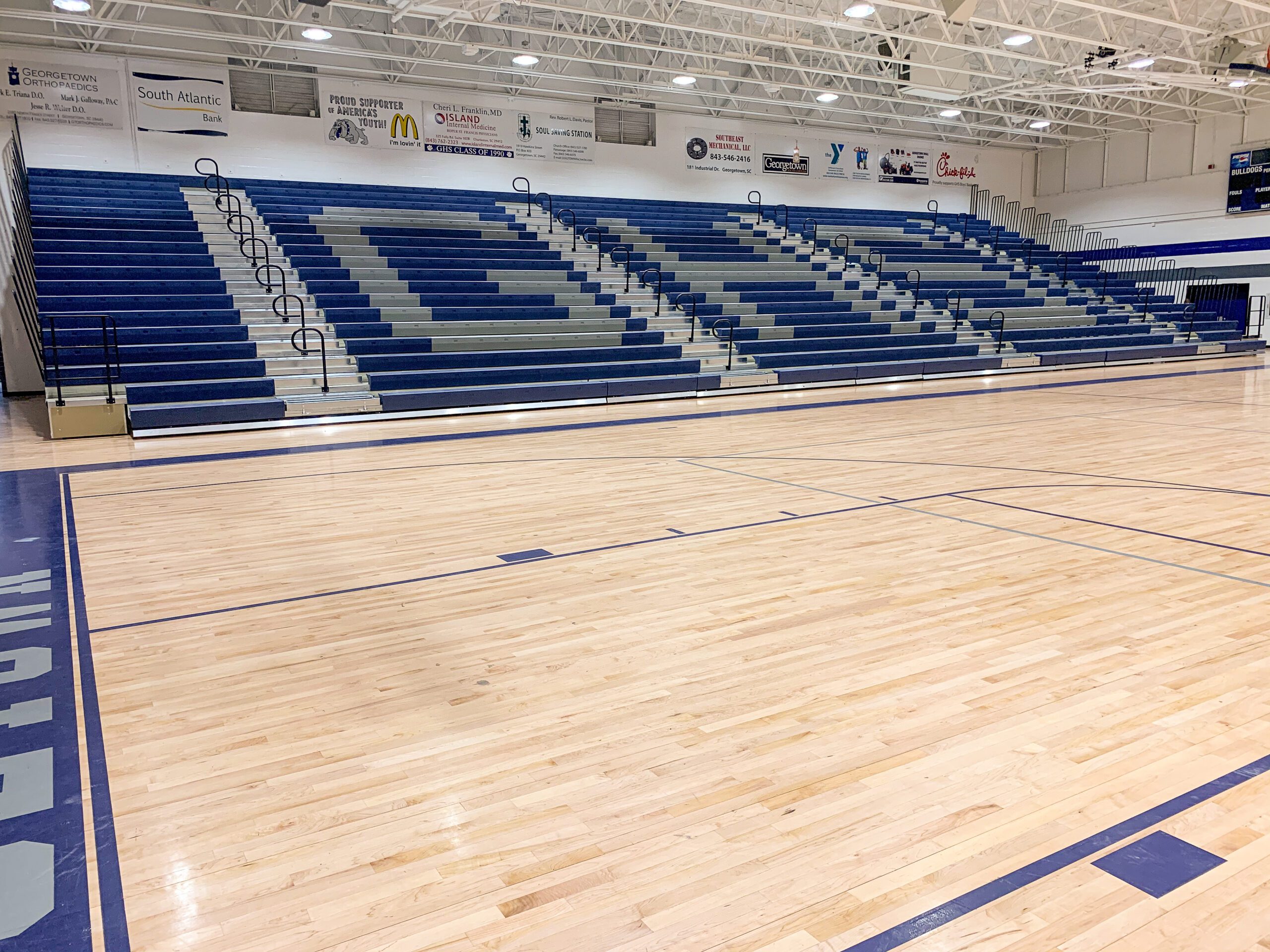 GHS - RALLY Telescopic Bleacher System